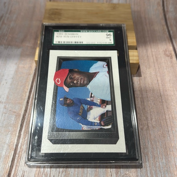 1989 Bowman #259 Ken Griffey SGC Card 96 Mint 9 Baseball Card Item #ME555 - Picture 2 of 3